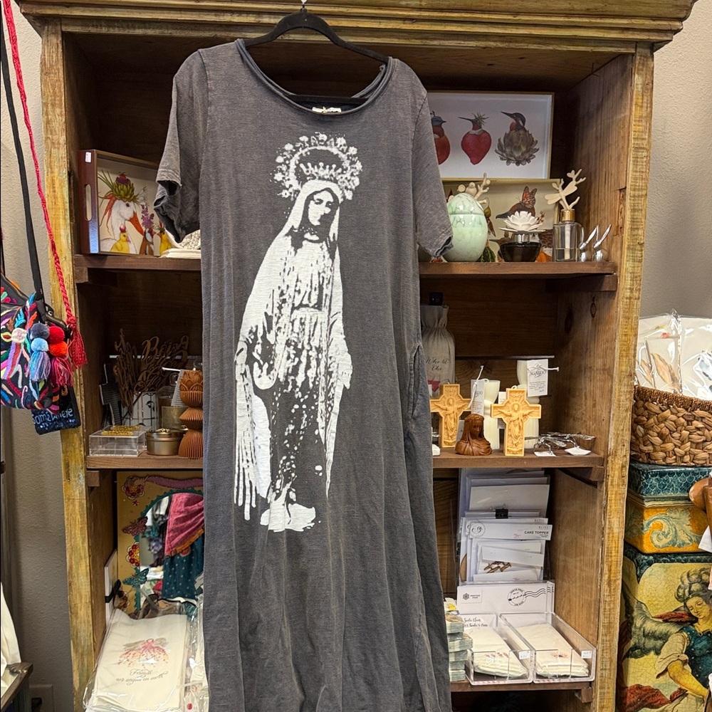 Magnolia Pearl style Graphic T-Shirt Dress Fatima virgen